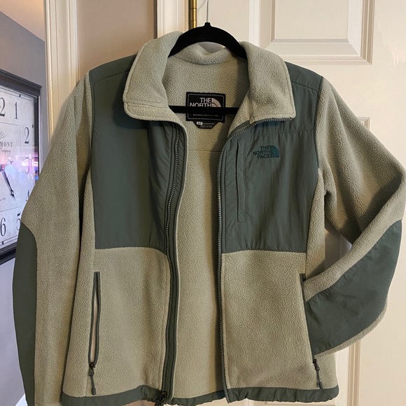 North Face Denali Womans Jacket, SM - Picture 1 of 6